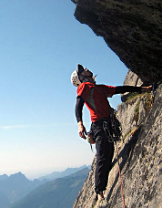 Rad Roberts gazes up at pitch four, “Fire on the Mountain.” Photo © Blake Herrington.